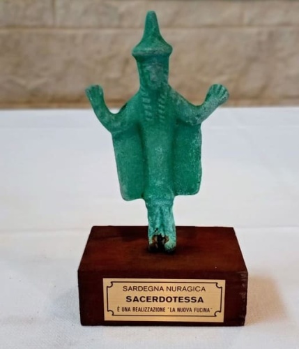 Bronzetto Nuragico "Sacerdotessa"
